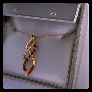 White & Chocolate Diamond necklace. 18in chain inc